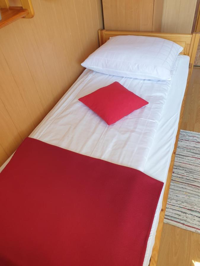 Familiowka Villa Mizerna Bagian luar foto